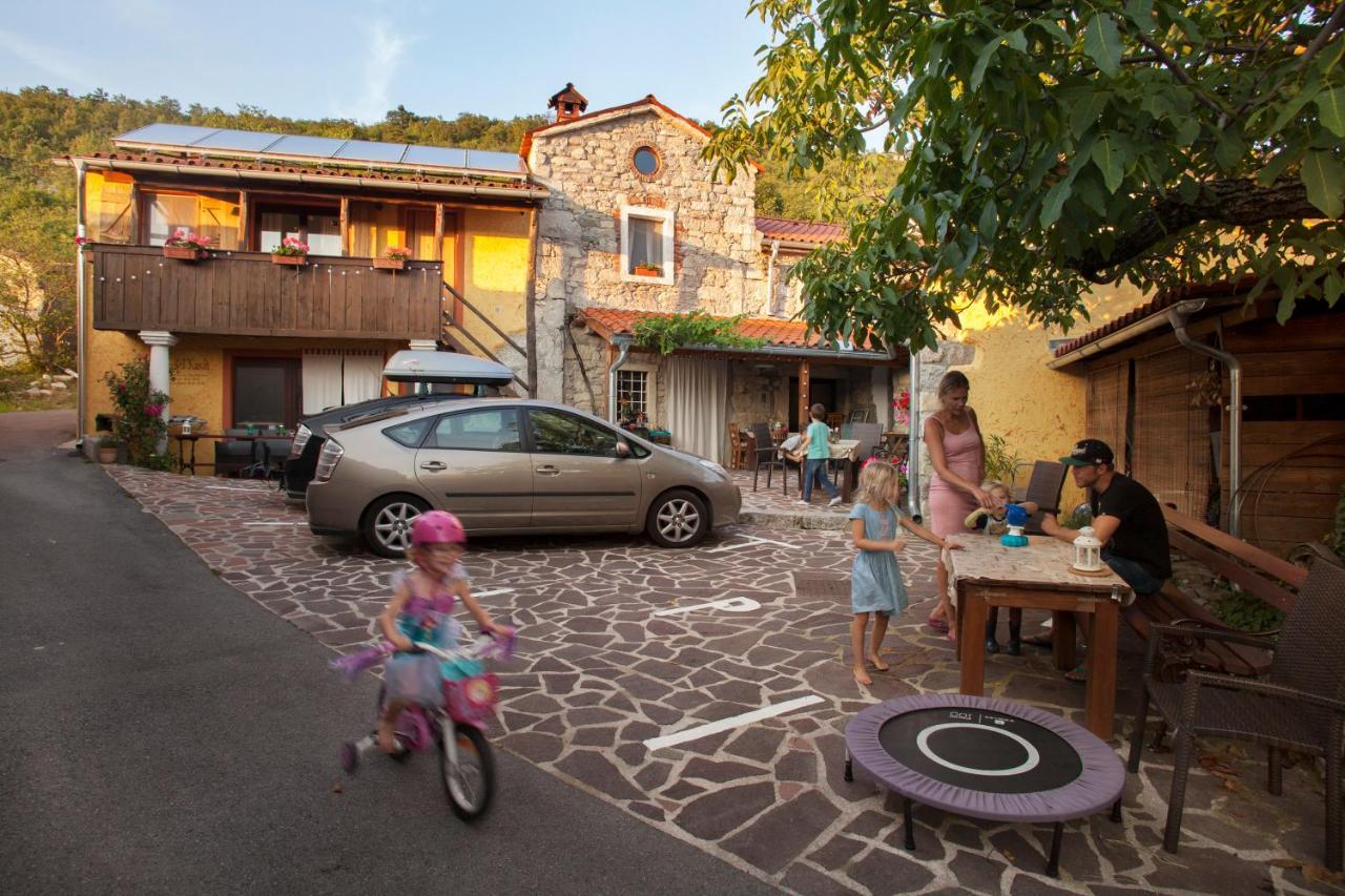 Hostel Xaxid Črni Kal المظهر الخارجي الصورة